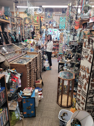 Country Crossroads Antiques