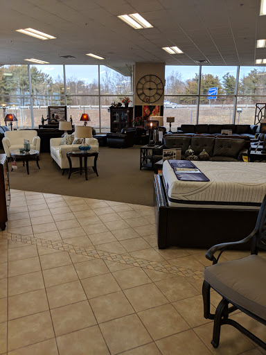 Furniture Store «Raymour & Flanigan Furniture and Mattress Store», reviews and photos, 100 Highland Ave, Seekonk, MA 02771, USA