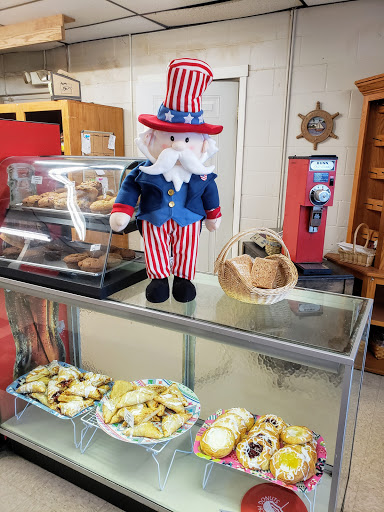 Bakery «Beach Donut Shop», reviews and photos, 344 E Main St, Clinton, CT 06413, USA