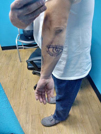 Tattoo Shop «Liquid Art Tattoo», reviews and photos, 9117 Little Rd, New Port Richey, FL 34654, USA