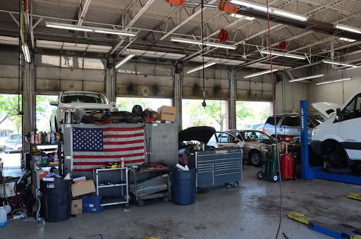 Auto Repair Shop «Robinson Auto Repair Inc.», reviews and photos, 2114 W Galena Blvd, Aurora, IL 60506, USA