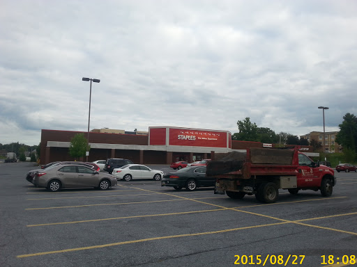Office Supply Store «Staples», reviews and photos, 710 W Chocolate Ave, Hershey, PA 17033, USA