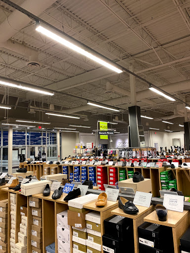 Shoe Store «DSW Designer Shoe Warehouse», reviews and photos, 23171 W Outer Dr, Allen Park, MI 48101, USA