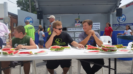 Grocery Store «Vinckier Foods», reviews and photos, 115 S Main St, Yale, MI 48097, USA