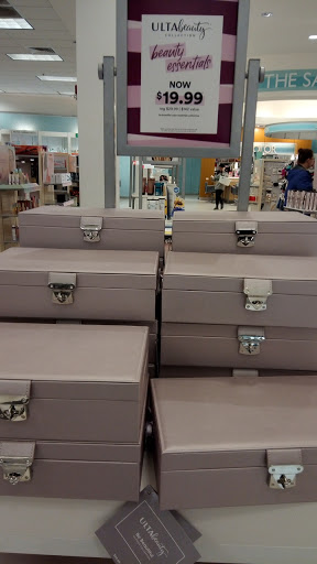 Hair Salon «Ulta Beauty», reviews and photos, 5481 Touhy Ave, Skokie, IL 60077, USA