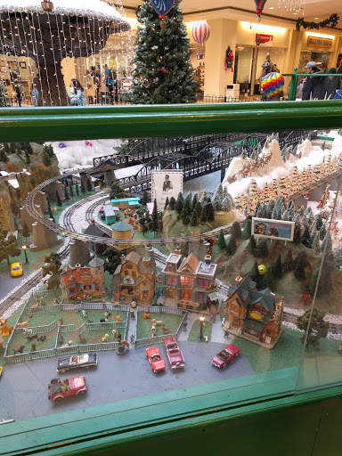 Shopping Mall «The Shops At Kenilworth», reviews and photos, 800 Kenilworth Dr, Towson, MD 21204, USA