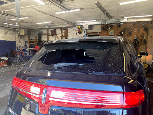 Auto Glass Shop «Halsted Auto Glass», reviews and photos, 8159 S Halsted St, Chicago, IL 60620, USA