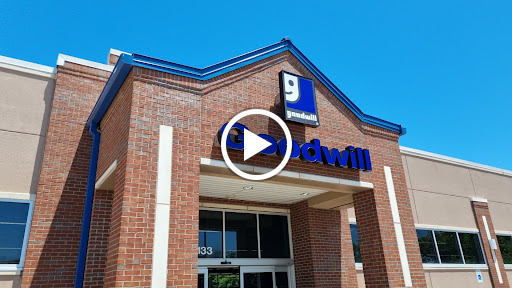 Clothing Store «Goodwill», reviews and photos, 9419-9421 Shelbyville Rd, Louisville, KY 40223, USA