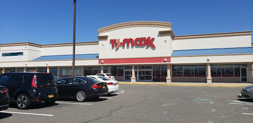 Department Store «T.J. Maxx», reviews and photos, 231 Airport Plaza Blvd, Farmingdale, NY 11735, USA