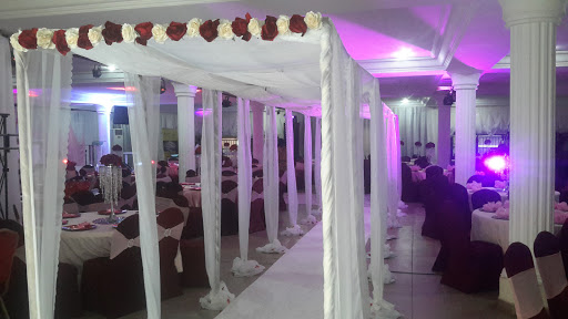 Circle Gardens, 2942 Aguiyi Ironsi St, Wuse, Abuja, Nigeria, Amusement Park, state Nasarawa