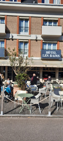 Atmosphère du Restaurant Les Bains à Saint-Valery-en-Caux - n°2
