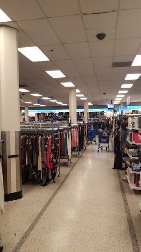 Clothing Store «Ross Dress for Less», reviews and photos, 13750 Riverside Dr, Sherman Oaks, CA 91423, USA