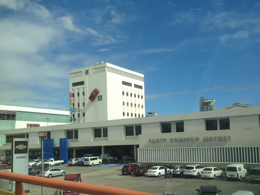 Tiendas para comprar recambios de coches a precios de fábrica Santo Domingo