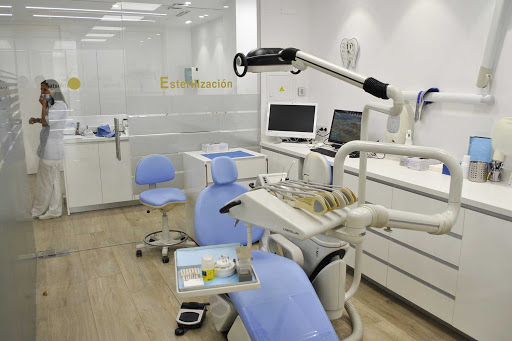 Clínica Dental Thuiller - C. Emilio Thuillier, 36, 29014 Málaga