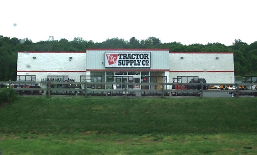 Home Improvement Store «Tractor Supply Co.», reviews and photos, 673 College Hwy, Southwick, MA 01077, USA