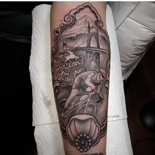 Tattoo Shop «Vertigo Gallery Tattoo», reviews and photos, 17645 SE Stark St, Portland, OR 97233, USA