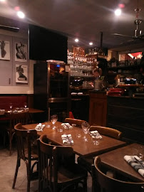 Atmosphère du Restaurant français Le Volant Basque à Paris - n°7