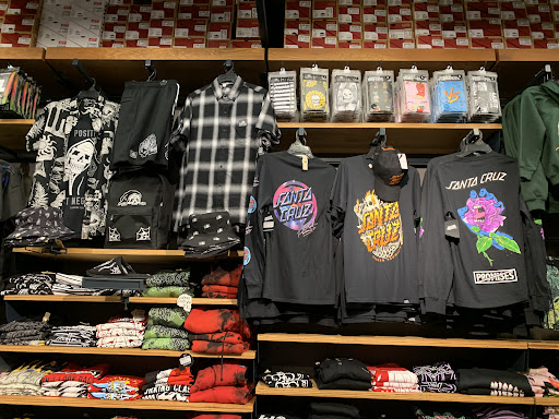 Clothing Store «Zumiez», reviews and photos, 300 Monticello Ave #193, Norfolk, VA 23510, USA