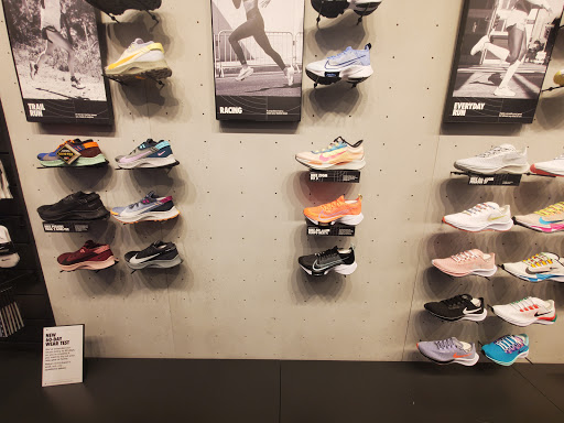 Sporting Goods Store «Nike Seattle», reviews and photos, 1500 6th Ave, Seattle, WA 98101, USA