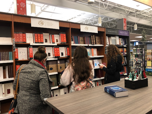 Christian Book Store «Baker Book House Co», reviews and photos, 2768 E Paris Ave SE, Grand Rapids, MI 49546, USA