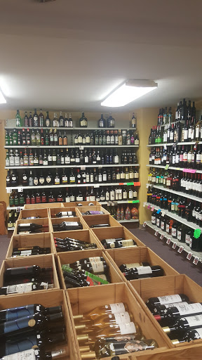 Liquor Store «Poughkeepsie Wines & Liquor», reviews and photos, 701 Main St, Poughkeepsie, NY 12601, USA