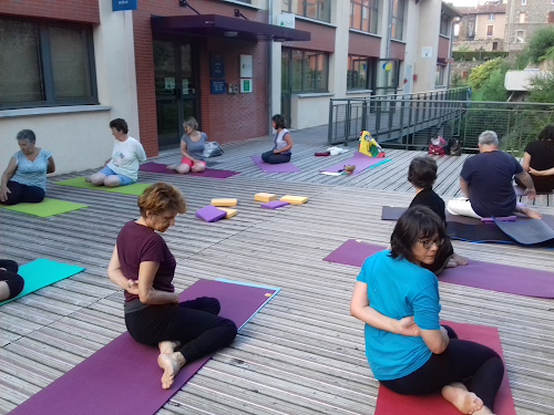 Cours de yoga Christèle Philis Larajasse