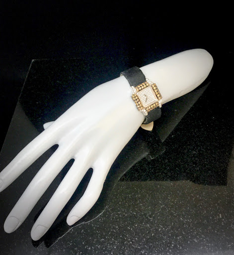 Pawn Shop «Uptown Pawn», reviews and photos, 301 W Lake St, Minneapolis, MN 55408, USA