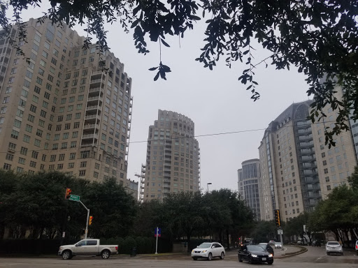 Shopping Mall «Uptown Plaza - Dallas», reviews and photos, 2222 McKinney Ave, Dallas, TX 75201, USA