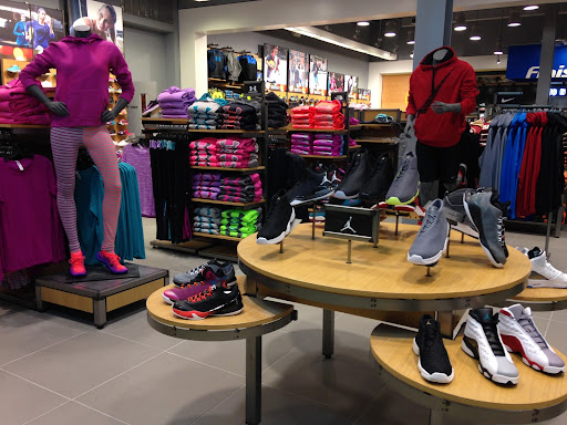 Shoe Store «Finish Line», reviews and photos, 4200 Conroy Rd #120, Orlando, FL 32839, USA