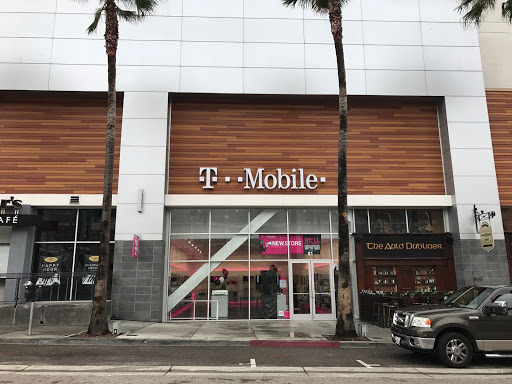 T-Mobile, 81 S Pine Ave, Long Beach, CA 90802, USA, 