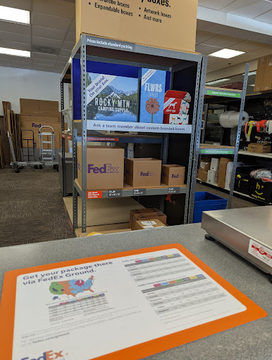 Print Shop «FedEx Office Print & Ship Center», reviews and photos, 76 W Dundee Rd, Buffalo Grove, IL 60089, USA