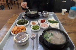 더장수돼지국밥 image