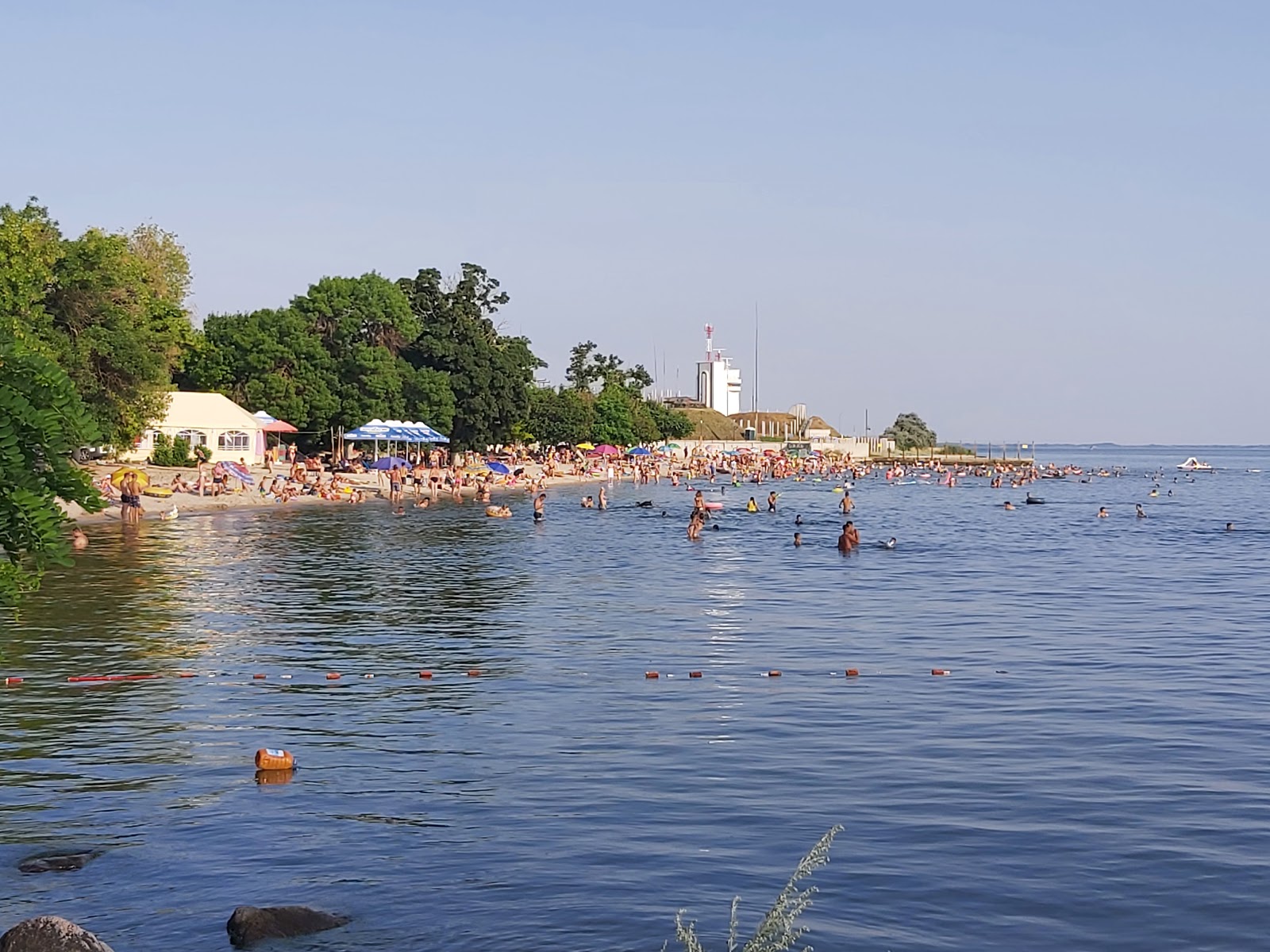 Ochakov Plyazh'in fotoğrafı geniş bir kıyı şeridi ile birlikte