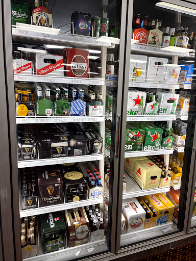 Liquor Store «M & R Liquors», reviews and photos, 206 Buckland Rd, South Windsor, CT 06074, USA