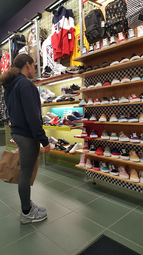 Outlet Mall «Tanger Outlet Grand Rapids», reviews and photos, 350 84th St SW, Byron Center, MI 49315, USA