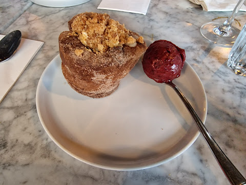 Twenty Seven Harbour Street by null