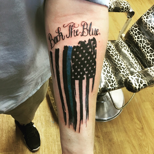 Tattoo Shop «Black Heart Tattoo», reviews and photos, 6526 Mahoning Ave, Youngstown, OH 44515, USA