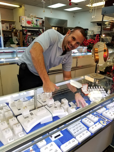 Pawn Shop «Woodbridge Gold & Pawn», reviews and photos, 13572 Jefferson Davis Hwy, Woodbridge, VA 22191, USA