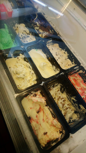 Ice Cream Shop «Carvel», reviews and photos, 725 NE 167th St, North Miami Beach, FL 33162, USA