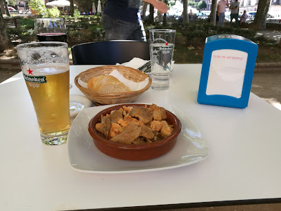 Café-Bar La Tertulia - C. de Vicente Moñux, 2, 19250 Sigüenza, Guadalajara, Spain