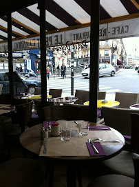Atmosphère du Restaurant Le Petit Cardinal à Paris - n°10