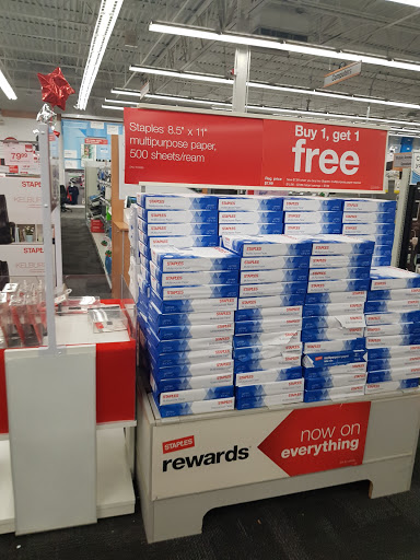 Office Supply Store «Staples», reviews and photos, 1041 N Dupont Hwy, Dover, DE 19901, USA