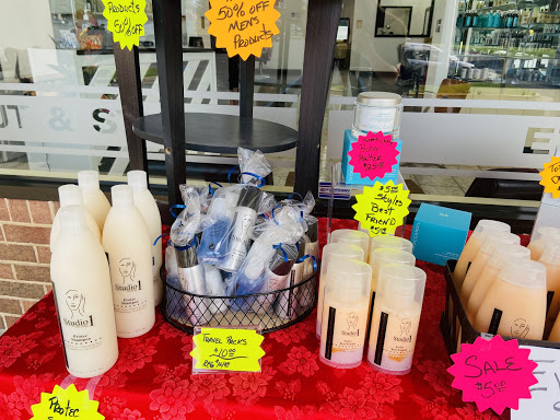 Beauty Salon «Studio 1 Hair Salon & Spa», reviews and photos, 16821 Crabbs Branch Way, Rockville, MD 20855, USA