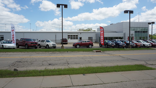 Car Dealer «Dubuque Auto Plaza», reviews and photos, 600 Century Dr, Dubuque, IA 52002, USA