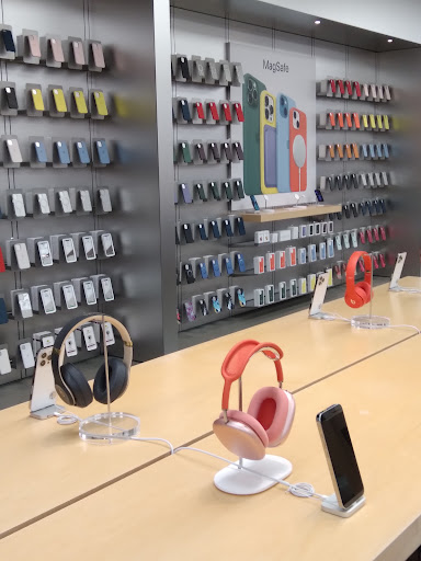 Computer Store «Apple Santa Rosa Plaza», reviews and photos, 1071 Santa Rosa Plaza, Santa Rosa, CA 95401, USA