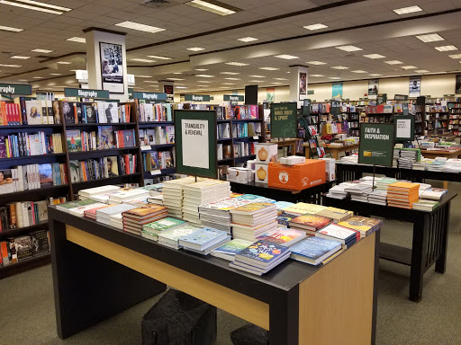 Book Store «Barnes & Noble», reviews and photos, 5224 Sunrise Hwy, Massapequa Park, NY 11762, USA