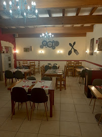 Atmosphère du Restaurant Lou Baralet à Roujan - n°8