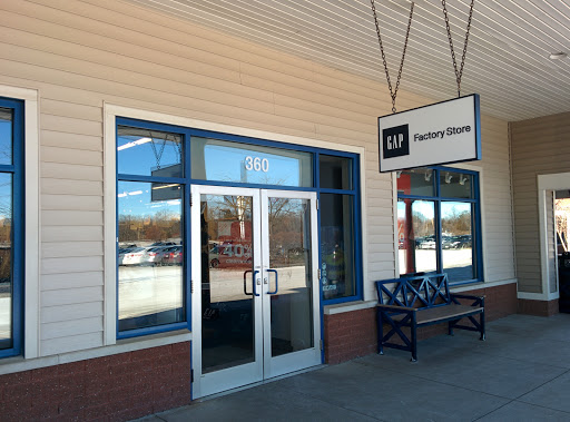 Gap Outlet, 1 Outlet Blvd, Wrentham, MA 02093, USA, 