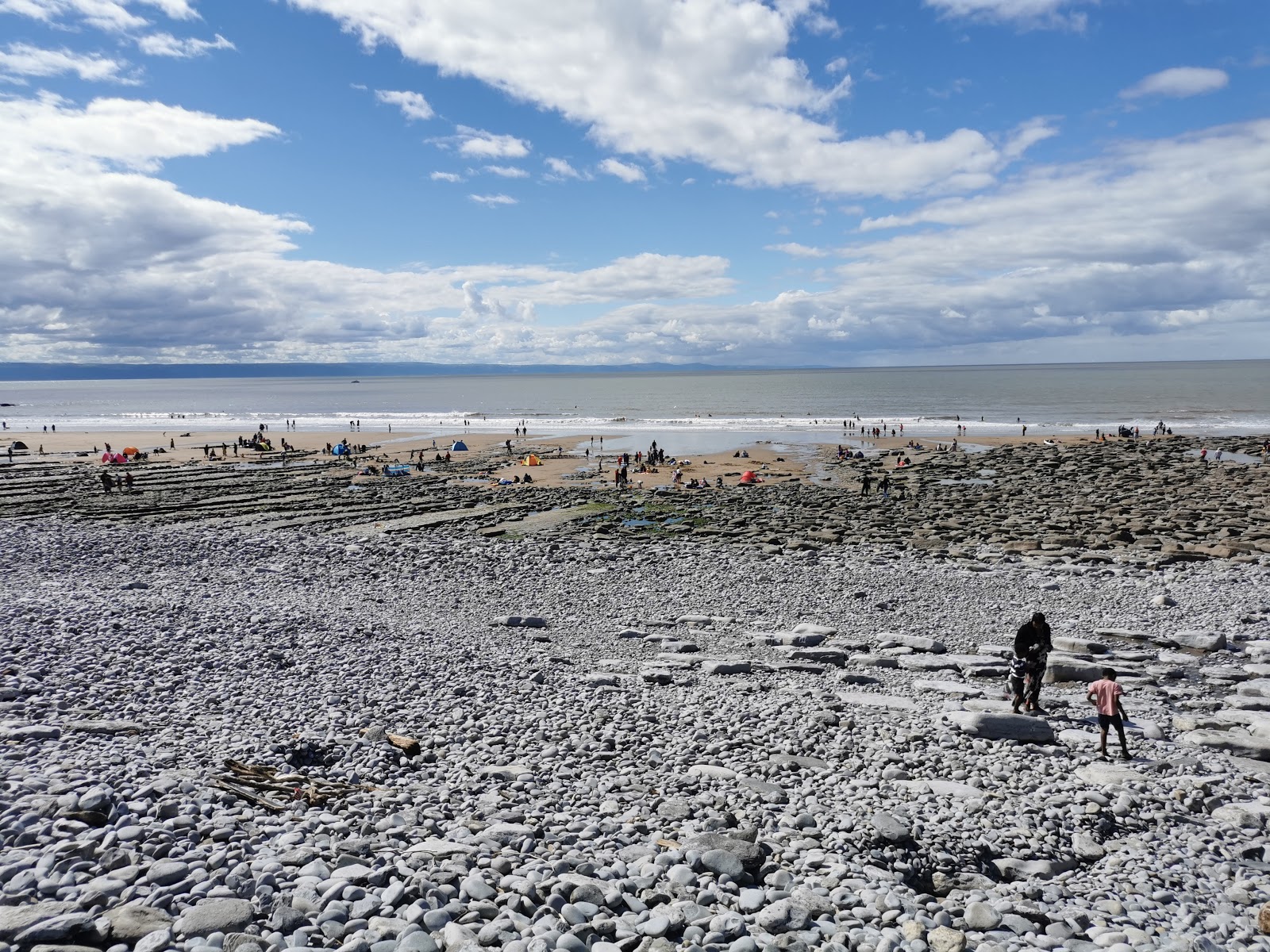 Southerndown beach的照片 带有灰砂和卵石表面