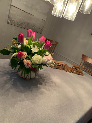 Florist «Beach Plum Flower Shop», reviews and photos, 50 Water St #301, Newburyport, MA 01950, USA